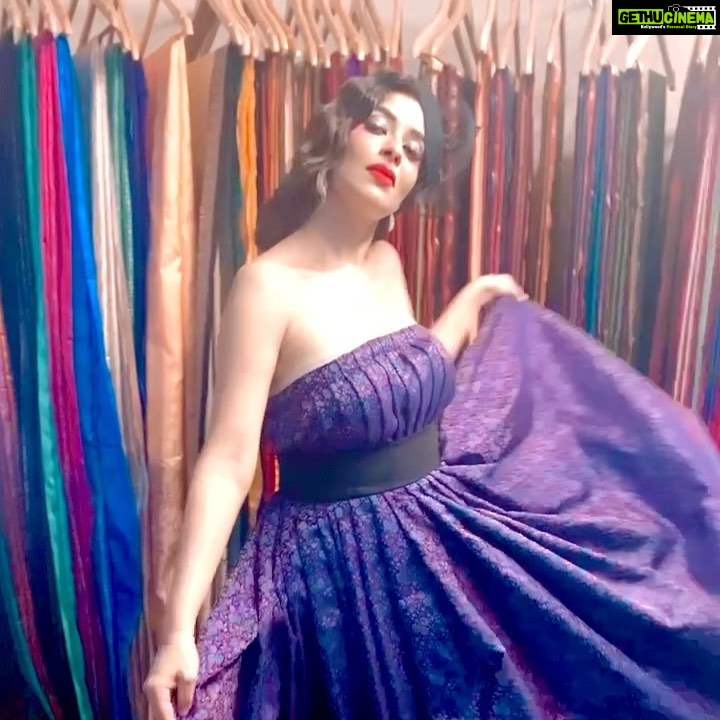 Madhuurima Instagram - Some thing very interesting coming soon 🥰🥰🥰. This is a glimpse of how I worked for the indian artisans , thanks to my lovely team. For exclusive videos follow me @officialjoshapp