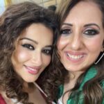 Madhuurima Instagram - When u happy for your friend @munishakhatwani new venture @samssalonbandra ! Sam we missed u ! Guys u gotta check out my buddy’s new salon , it’s stylish , it’s beautiful , the staff is sooo sooo good and to top it all its affordable. All the best @munishakhatwani foe this new journey ❤️❤️. #bandra #salon