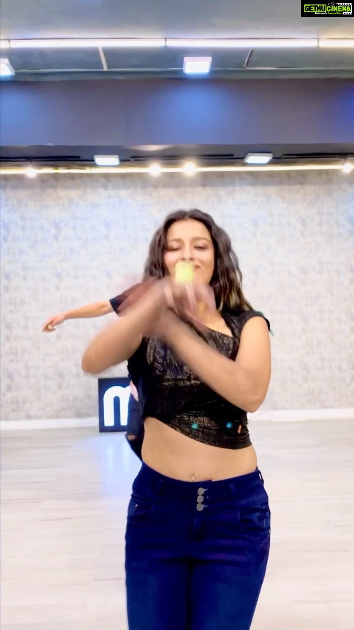 Madhuurima Instagram - #armchallenge @amyaela @ashishbhatiaofficial @rajsejpal_ @snehaworld Thank u @madstudioofficial #reels #reel #reelsinstagram #reelitfeelit #feelitreelit #video #explore