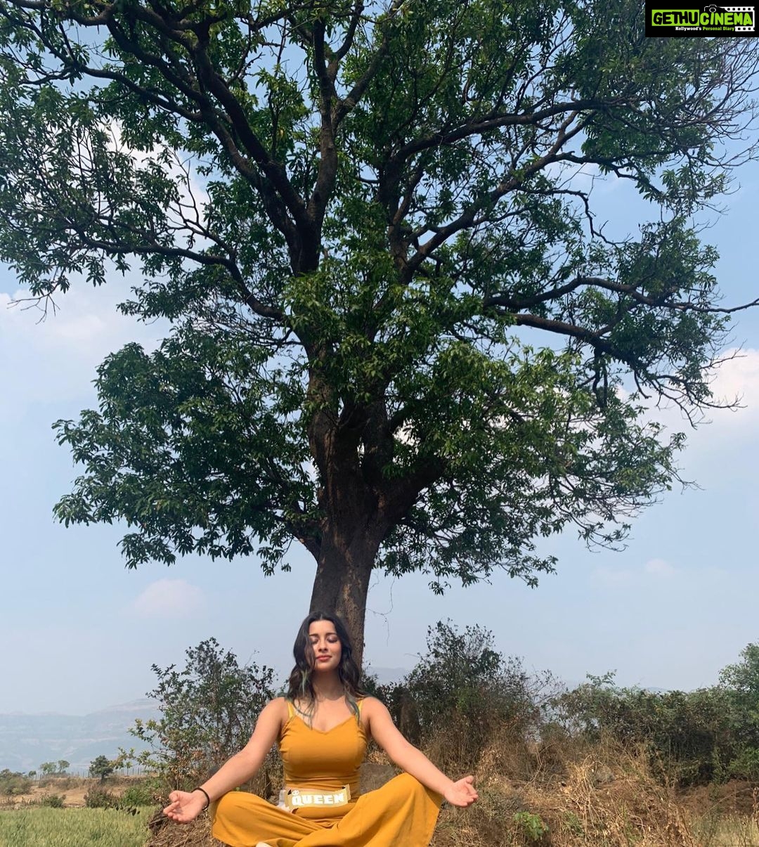 Madhuurima Instagram - Meditating on invoking the queen feeling from my solar plexus #solar #meditation #vacay #nyrabanerjee