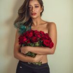 Madhuurima Instagram - Happppppyyyy valentines ❤️❤️ shot by @arindamsikdarphotography . #love #valentine #valentineday #flowers #roses #pictureoftheday #pic #explore #explorer #indian #indianactress #bollywood @pinkvilla @pinkvillafashion @tellychakkar @tellymasala @balajimotionpictures @altbalaji #beauty #goddess #red #night #redvelvet