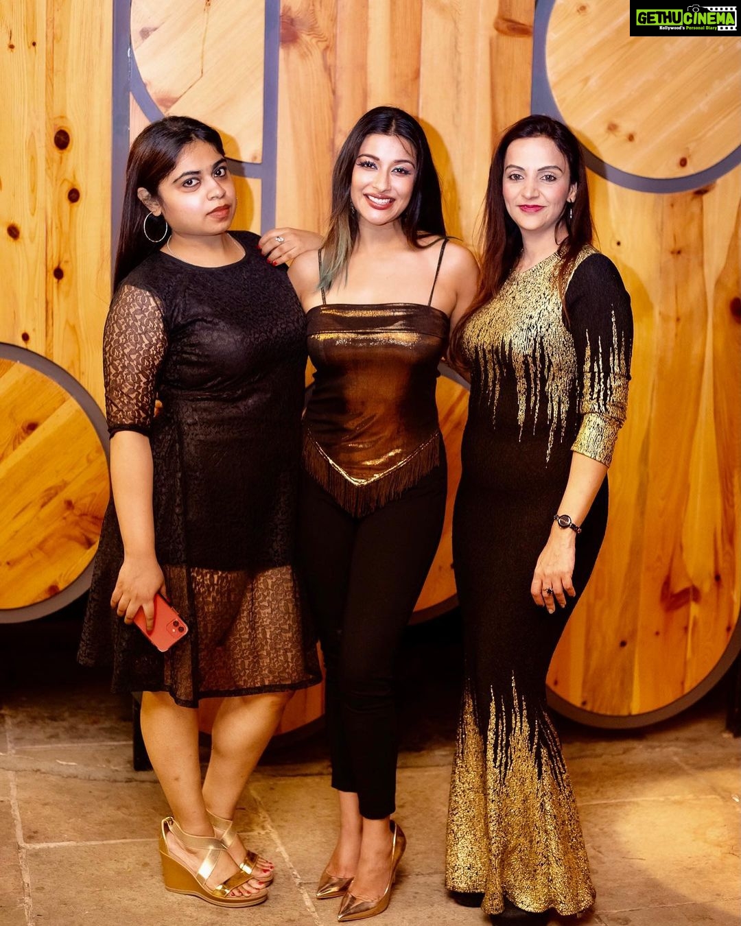 Madhuurima Instagram - Women’s day celebration with @shimmerentertainment @pocolocotapasandbar ❤️❤️ Shot by @sonalmanohare