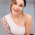 Madhuurima Instagram - Thought for the day 😍😍 Wearing @shopify.fashions #reels #reelsinstagram #reelitfeelit #reelsvideo #feelitreelit #explore #trending #trendingreels #trendingsongs #trendsetter