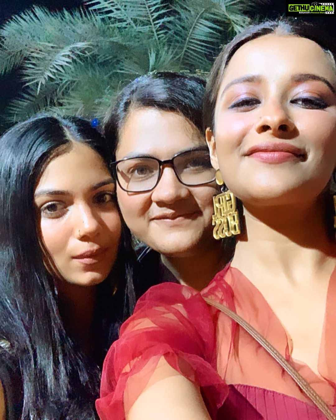 Madhuurima Instagram - Yo moi girlzzzzz. #helllojee my hellojias. #bonita #pretty #prettygirls #happygirls #cutest @kashishr_ @akansha_trehan