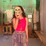 Madhuurima Instagram – #HELLLOJEE STREAMING NOW ON @altbalaji wo kehte hai ki we are the sum total of those we spend most of our time with. #helllojee inse shuru hui thi aur ab ye mere zindagi ke hissa hai 🤗🤗🤗. @shanewazsabir aap jaisa passionate and patience wale Kamal director maine nahi dekha hai , I have learnt a lot from you sir. Her scene ko aur behetareen banana , magic Lana. Love u Sir❤️. @oberoi.inderpreet your vision and choice ko salute !! Hellojee ki team aapse hai 😇😇. @vishal.watwani aaj memes banrahehai , log dialogues maarrahehai himare , isn’t it a great achievement when people connect with the show so beautifully . Rock star ho sirf writer Nahi ❤️🤗❤️🤗. @kashan_22 sir itna khoobsurat dikhaya hai aapne humsabko. Set se pyaar hua aur khudse , your a very big reason for it . Thank u for making the dhow loook soooo beautiful 🤗🤗❤️ . @renuwatwani ma’am sabse pyaari ho , aur sabse kam wakt bitaya aapke saath. Thank you so much for having faith in me , for standing by me , you and vishal sir have given this story the “ Life” that we are enjoying . I love you 🤗🤗🤗. @sumittchawla sabse shaant , and loudest bhi. U we’re the driver of our show . Your discipline , your focus , your professionalism and the director inside you kept us all together focused. Waise toh sab tumhare awaz ke diwanehai. Aur chillao ROLL SOUND😜😜 . @akansha_trehan aur aatihai mere teddybear meri creative. You made us look sooo realistic , so decent , so beautiful. Not only creative , you were the backbone of this show !! Taking care of everything on set and off set. Your dedication , your focus , the love for your job. The love for us , taking care of ALL OF US. U are indeed my most fav person. My best friend. I love u my teddy 🤗🤗🤗. @vishwakarma6710 bacha hai tu lekin kaam ka pakka hai tu. Very soon gonna be Dop. U Rock bro 🤗🤗 . So ye thi meri family jinke wajah se hum hai ❤️❤️. Sabse special thanks hai @baljitsinghchaddha and @ashwaryvats thank u for everything. Aapke saath ek bhi pic nahi 🥺🥺🥺#love #job #celebration #celebrity #nyrabanerjee #explore #picoftheday #set #bts #explore #explore #cinema #webseries #shooting.