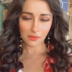 Madhuurima Instagram - Aise na mujhe tum dekho. Seene se lagalungi 😜. Guess who is this for on sets of @altbalaji #helllojee #explore #instagood #instagood #instadaily #instamood #beauty