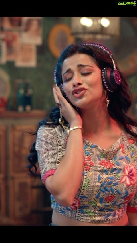 Madhuurima Instagram - Yahan har ek successful aurat ke peeche ek aurat ka haath hai! #WomanceGoals set karne aa rahe hain jald hi! Call uthana mat bhoolna kyunki iss route ki sabhi lines mast hain #HellloJee streaming 1st Feb only on @altbalaji @kalyani_chaitanya @akshaya_shetty @mishthi_tyagi @rahul_paanichalajayega @dipalisharma29 @nitinn_rrao @rahulsharma777 @vaebhavsinghm @kashishr_ @dheerendragautam22 @oberoi.inderpreet @shanewazsabir @vishal.watwani @renuwatwani @kashan_22 @iamkdubey @akansha_trehan @baljitsinghchaddha @ashwaryvats