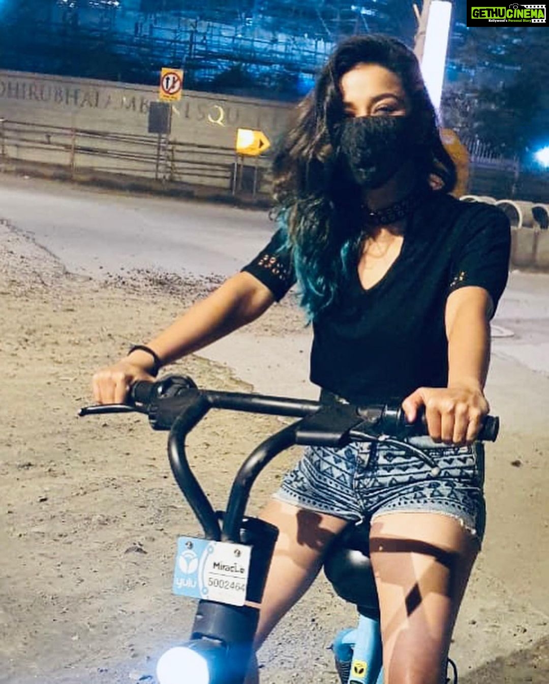 Madhuurima Instagram - Riding my worries away 😛😛😛 #ride #rideit #free #freedom #passion #life #bandra