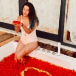 Madhuurima Instagram – And today is rose day. 🥰🥰🥰 @thecapegoa thanks for the lovely experience. Shot by @rawfotographyseries #rose #roseday #loveday #love #pyaar #ishq #mohabbat #life #beauty #paradise #goa #goal The Cape Goa