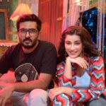 Madhuurima Instagram – #HELLLOJEE STREAMING NOW ON @altbalaji  wo kehte hai ki we are the sum total of those we spend most of our time with.  #helllojee inse shuru hui thi aur ab ye mere zindagi ke hissa hai 🤗🤗🤗. @shanewazsabir aap jaisa passionate and patience wale Kamal director maine nahi dekha hai , I have learnt a lot from you sir. Her scene ko aur behetareen banana , magic Lana.  Love u Sir❤️. @oberoi.inderpreet your vision and choice ko salute !! Hellojee ki team aapse hai 😇😇. @vishal.watwani aaj memes banrahehai , log dialogues maarrahehai himare , isn’t it a great achievement when people connect with the show so beautifully . Rock star ho sirf writer Nahi ❤️🤗❤️🤗. @kashan_22 sir itna khoobsurat dikhaya hai aapne humsabko. Set se pyaar hua aur khudse , your a very big reason for it . Thank u for making the dhow loook soooo beautiful 🤗🤗❤️ .  @renuwatwani ma’am sabse pyaari ho , aur sabse kam wakt bitaya aapke saath. Thank you so much for having faith in me , for standing by me , you and vishal sir have given this story  the “ Life” that we are enjoying . I love you 🤗🤗🤗. @sumittchawla sabse shaant , and loudest bhi. U we’re the driver of our show . Your discipline , your focus , your professionalism and the director inside you kept us all together focused. Waise toh sab tumhare awaz ke diwanehai. Aur chillao ROLL SOUND😜😜 . @akansha_trehan aur aatihai mere teddybear meri creative. You made us look sooo realistic , so decent , so beautiful. Not only creative , you were the backbone of this show !! Taking care of everything on set and off set. Your dedication , your focus , the love for your job. The love for us , taking care of ALL OF US.  U are indeed my most fav person. My best friend.  I love u my teddy 🤗🤗🤗. @vishwakarma6710 bacha hai tu lekin kaam ka pakka hai tu. Very soon gonna be Dop. U Rock bro 🤗🤗 .  So ye thi meri family jinke wajah se hum hai ❤️❤️. Sabse special thanks hai @baljitsinghchaddha and @ashwaryvats  thank u for everything.  Aapke saath ek bhi pic nahi 🥺🥺🥺#love #job #celebration #celebrity #nyrabanerjee #explore #picoftheday #set #bts #explore #explore #cinema #webseries #shooting.