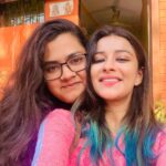 Madhuurima Instagram – #HELLLOJEE STREAMING NOW ON @altbalaji  wo kehte hai ki we are the sum total of those we spend most of our time with.  #helllojee inse shuru hui thi aur ab ye mere zindagi ke hissa hai 🤗🤗🤗. @shanewazsabir aap jaisa passionate and patience wale Kamal director maine nahi dekha hai , I have learnt a lot from you sir. Her scene ko aur behetareen banana , magic Lana.  Love u Sir❤️. @oberoi.inderpreet your vision and choice ko salute !! Hellojee ki team aapse hai 😇😇. @vishal.watwani aaj memes banrahehai , log dialogues maarrahehai himare , isn’t it a great achievement when people connect with the show so beautifully . Rock star ho sirf writer Nahi ❤️🤗❤️🤗. @kashan_22 sir itna khoobsurat dikhaya hai aapne humsabko. Set se pyaar hua aur khudse , your a very big reason for it . Thank u for making the dhow loook soooo beautiful 🤗🤗❤️ .  @renuwatwani ma’am sabse pyaari ho , aur sabse kam wakt bitaya aapke saath. Thank you so much for having faith in me , for standing by me , you and vishal sir have given this story  the “ Life” that we are enjoying . I love you 🤗🤗🤗. @sumittchawla sabse shaant , and loudest bhi. U we’re the driver of our show . Your discipline , your focus , your professionalism and the director inside you kept us all together focused. Waise toh sab tumhare awaz ke diwanehai. Aur chillao ROLL SOUND😜😜 . @akansha_trehan aur aatihai mere teddybear meri creative. You made us look sooo realistic , so decent , so beautiful. Not only creative , you were the backbone of this show !! Taking care of everything on set and off set. Your dedication , your focus , the love for your job. The love for us , taking care of ALL OF US.  U are indeed my most fav person. My best friend.  I love u my teddy 🤗🤗🤗. @vishwakarma6710 bacha hai tu lekin kaam ka pakka hai tu. Very soon gonna be Dop. U Rock bro 🤗🤗 .  So ye thi meri family jinke wajah se hum hai ❤️❤️. Sabse special thanks hai @baljitsinghchaddha and @ashwaryvats  thank u for everything.  Aapke saath ek bhi pic nahi 🥺🥺🥺#love #job #celebration #celebrity #nyrabanerjee #explore #picoftheday #set #bts #explore #explore #cinema #webseries #shooting.