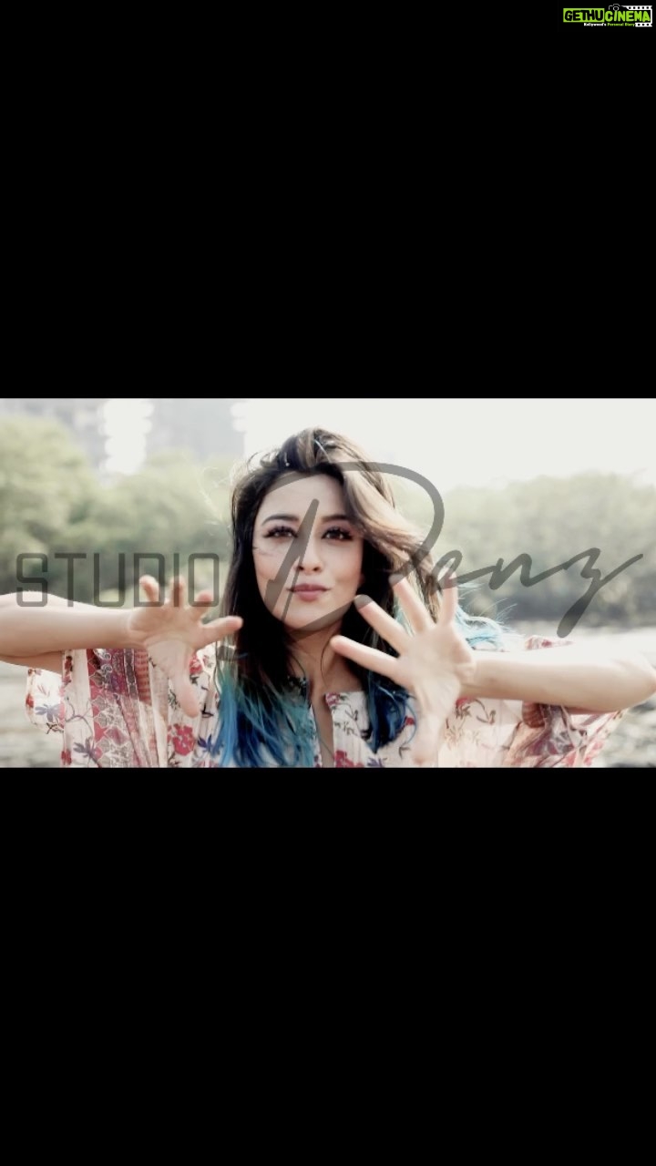 Madhuurima Instagram - WhAt a wonderful world 😍😍 shot by @studiodenz #reels #world #wonderful_places #life #lifestyle #reelsinstagram #reelitfeelit #beauty