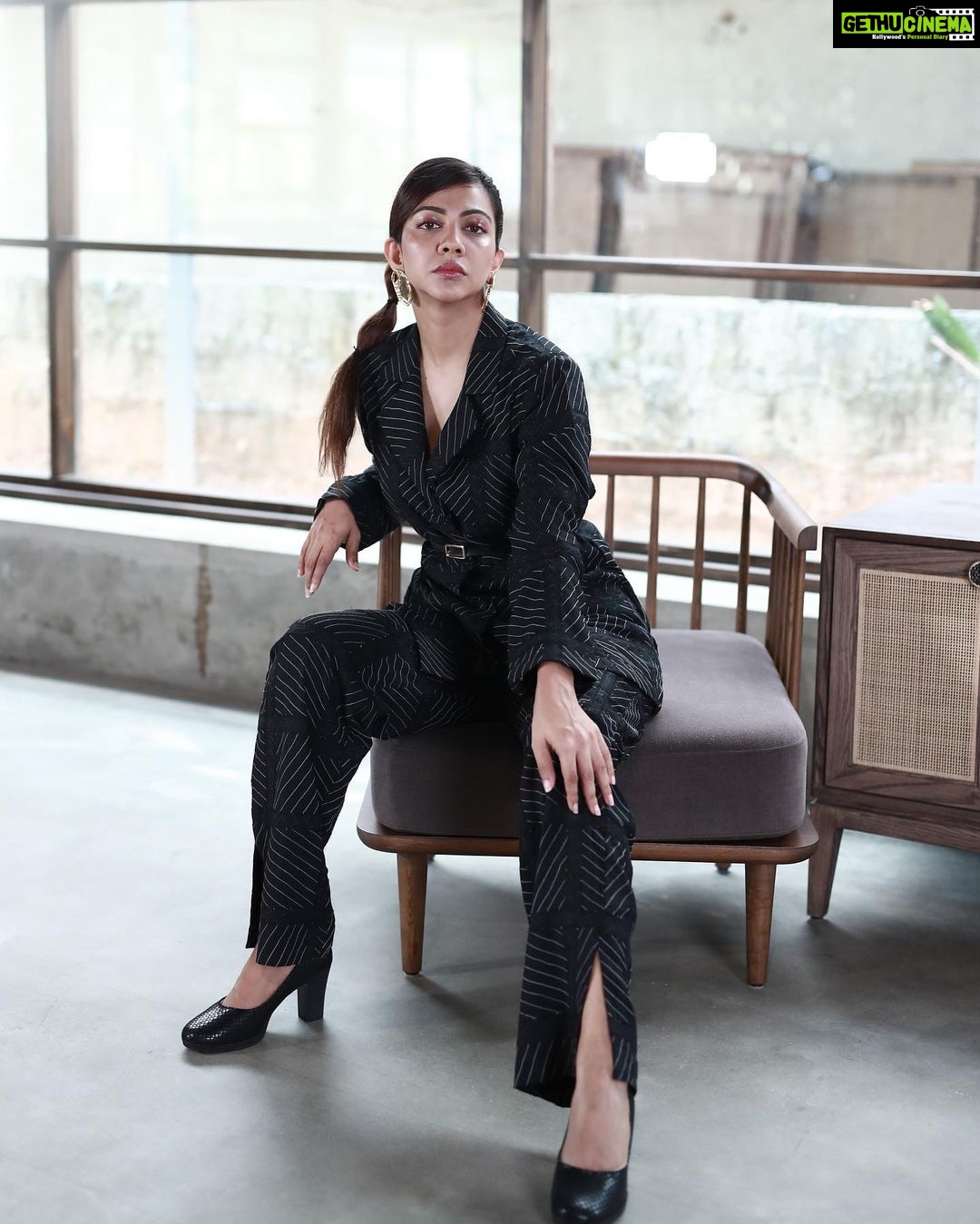 Madonna Sebastian Instagram - Production house @rocococlubb Photography @anjanaannaphotography Creative direction &Styling @rn.rakhi Makeup&hair @unnips Jewellery @studio.metallurgy @shopcultmodern Garment @abrahamandthakore Location @dtale_modern #indianfashion #fashion
