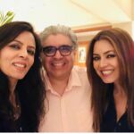 Mahima Chaudhry Instagram - We had just started to meet friends, de mask at restaurants.. slowly getting some normalcy.. and this virus comes back ruthlessly ,more potent. May god heal all those who are suffering. I pray we defeat this Damn virus . Get well soon my friend @rajeevmasand .Get back strong 💪🏼 soon .I love this Picture taken a month ago.. don’t know who is smiling the hardest ... ❤️love and prayers to everyone. Stay safe.