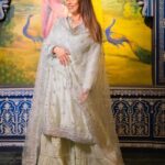 Mahima Chaudhry Instagram - @gopivaiddesigns #fashion #indian #indianwear #style #bollywood #bollywoodstyle #indiandresses #wedding #weddingdress
