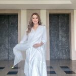 Mahima Chaudhry Instagram – Love bollywood music, indian wear, white …romance ❤️