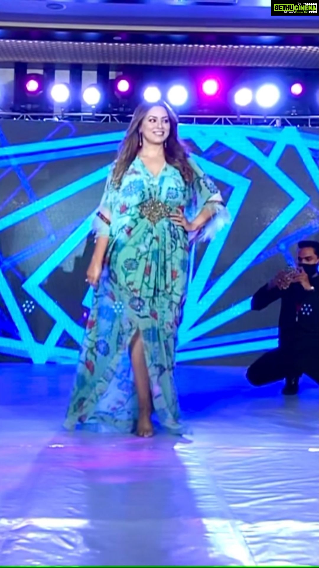 Mahima Chaudhry Instagram - @mahimachaudhry1 @priakataariapuri @ash.chaudhry1 #instadaily #bollywoodsongs#bollywoodfashion #bollywoodactress #bollywoodupdates