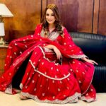 Mahima Chaudhry Instagram - Red is still the colour of the month @gopivaiddesigns #valintinesday #photooftheday #instadaily #instagram #indianwedding #indianwear #fashion #style #indian #wedding #mehndi #loveyourself