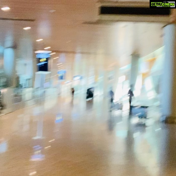 Mahima Chaudhry Instagram - Mumbai airport was Quite this morning but I could hear a song.. in my head... song 🎧..I’m not a fan of this cold “ space age” look .. vaccine is here n that’s a lot to CHEER 🍷#travel#airportlook #casualstyle #airport #love#joytotheworld