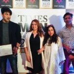 Mahima Chaudhry Instagram - With The “ Power men”@realsidharthshukla@singer_shaan @salehayohann @timesofindia #timesmen2020