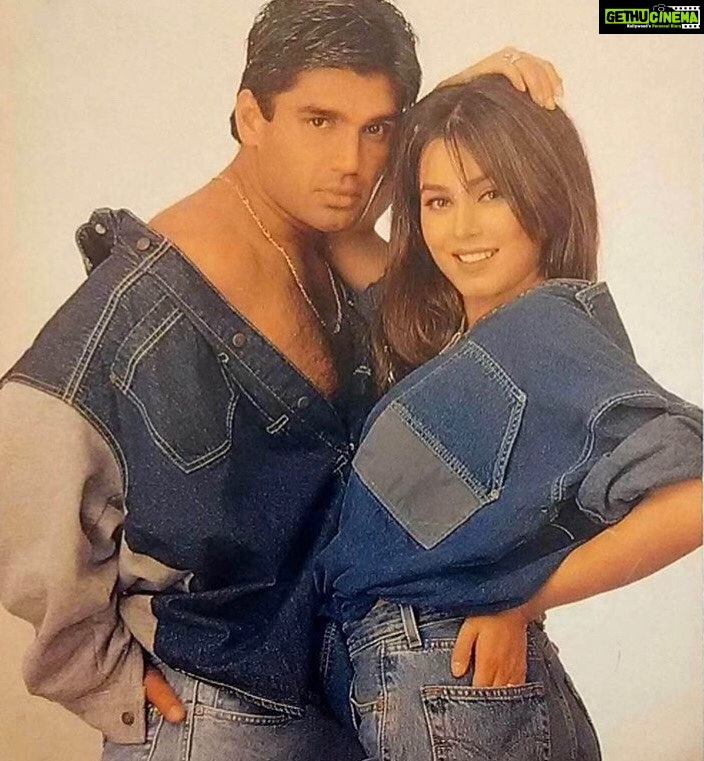 Mahima Chaudhry Instagram - Happy birthday @suniel.shetty #throwback .... 😂not much has changed since that picture..YOU & Denims STILL TRENDING . Hope you always soar and remain the kid that you are and never grow up. Wishing you the very best . You are the best! #happybirthday#sunilshetty#birthday#bollywoodactor#bollywoodnews#ootd