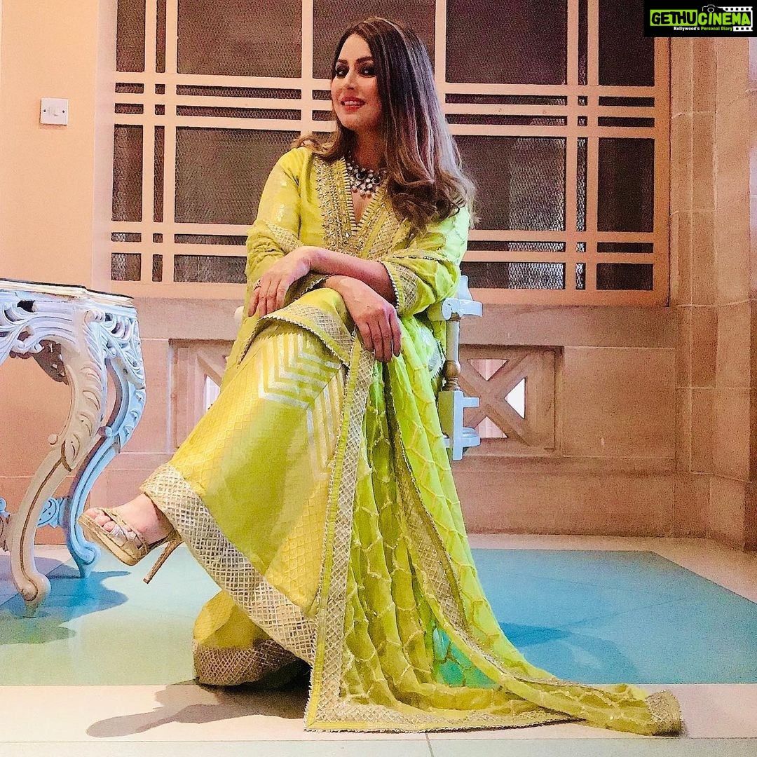 Mahima Chaudhry Instagram - When I couldn’t stop posing in @gopivaiddesigns while in Jodhpur. #indianoutfit #fashion #jodhpur #colour #indianwedding #bollywood