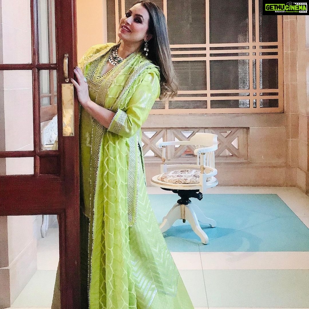 Mahima Chaudhry Instagram - When I couldn’t stop posing in @gopivaiddesigns while in Jodhpur. #indianoutfit #fashion #jodhpur #colour #indianwedding #bollywood