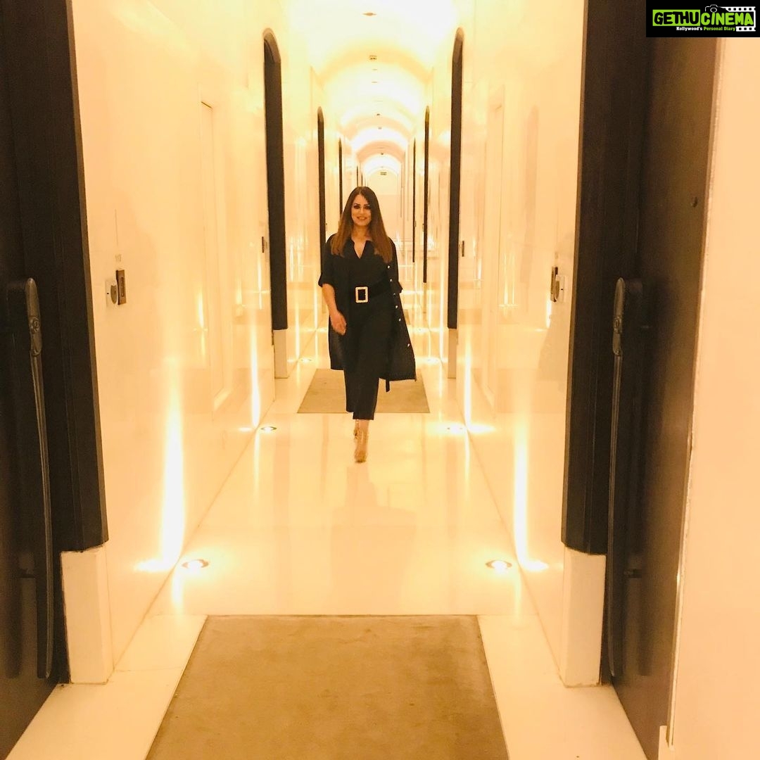 Mahima Chaudhry Instagram - ❤️birthdays are special . They make you feel alive❤️. But Yes it’s also Friday the 13 th , with the spookiest full moon in 13 years .. maybe I’ll just gather my friends and all night watch the disk 🌔 #fridaythe13th th#fullmoon #lunarcycle #birthday