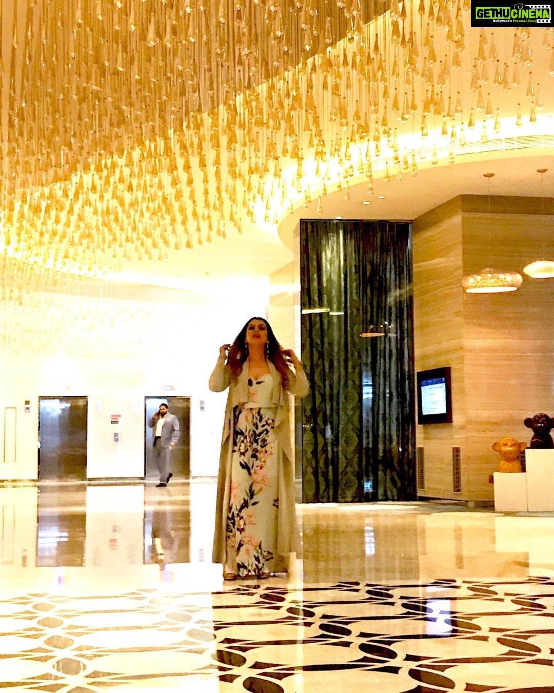 Mahima Chaudhry Instagram - Raindrops 💦 💧 💧 in spring....#spring #me #instagram #pullmanaerocity