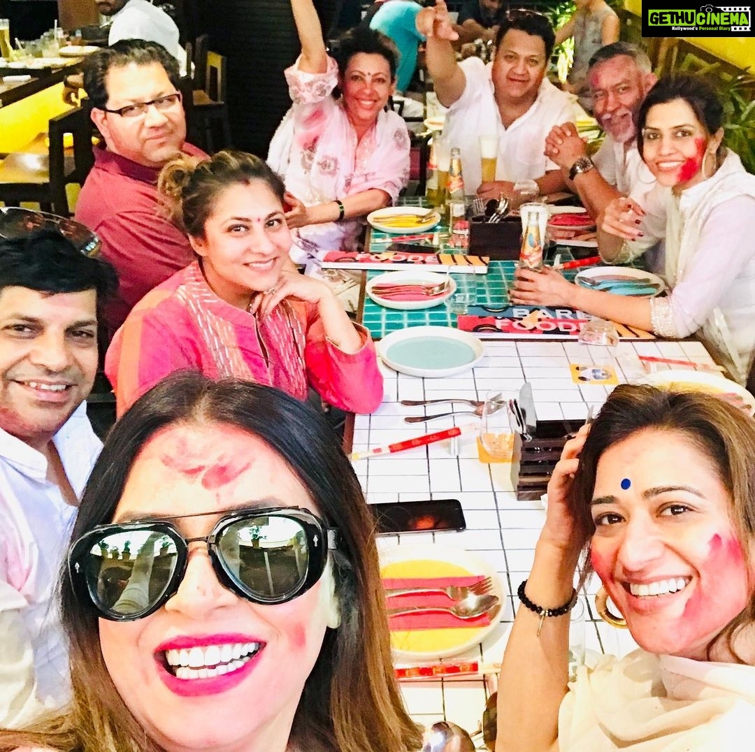 Mahima Chaudhry Instagram - When your in great company ... its a blast ! @gauri8gupta @ trishaachhabraa