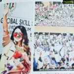 Mahima Chaudhry Instagram - Global skill summit..great atmosphere at the stadium , Ranchi and while I try to shield myself from the blazing sun the shutter bugs catch me😂#sun#events#bollywood#youth#sunglasses#joy
