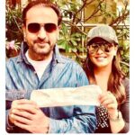 Mahima Chaudhry Instagram - Yes thats me & the badman holding a pad.... PERIOD. PADMAN- you have made a difference. A BIG DIFFERENCE. Wow!More power to you akshay & twinkle , your team and ......all the WOMEN.❤️💕#padmanthefilm @akshaykumar@twinklerkhanna