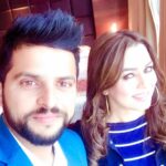 Mahima Chaudhry Instagram - “Matching “ colours with my cricketer friend suresh raina.... at an event yesterday. Looking forward and wishing u the best for the coming season... hit it.# cricket#IPL@sureshraina3