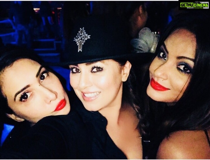 Mahima Chaudhry Instagram - Party season already here....i began as the “ rock star jat”!