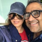 Mahima Chaudhry Instagram - 6 am flights ... way toooo early .,,, one of the most difficult flights to make it to....,,,, there will loads of “ rocking” tonight in kolkata .. we got kunal “ ganjawala” on the house!!!!!!