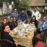 Mahima Chaudhry Instagram – …thats me helping the host make “ sinful churi” with hot roti, shakkar n ghee…. totally posing while doing all of that. The host anil is super sincere