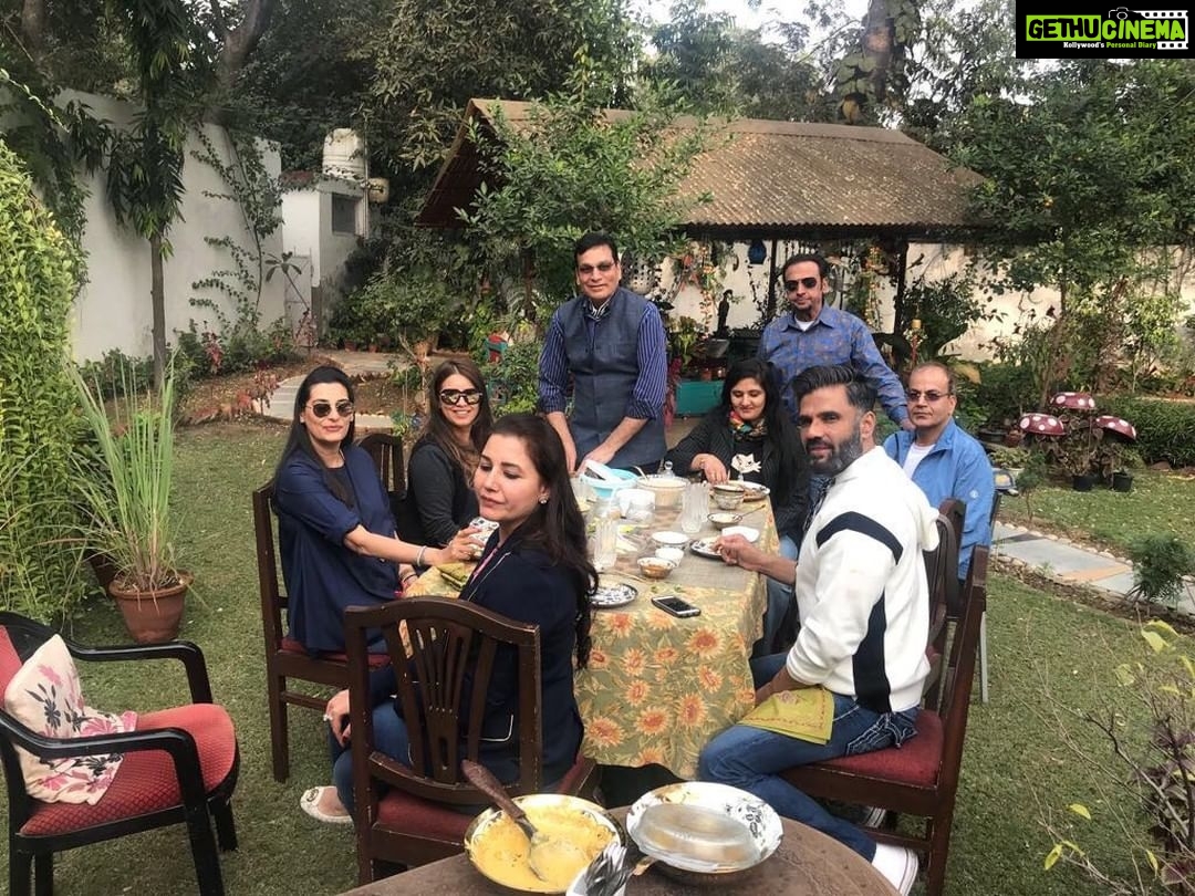 Mahima Chaudhry Instagram - Gurgaon.... pure organic food 🥘 sarso ka saag,, makka ki roti