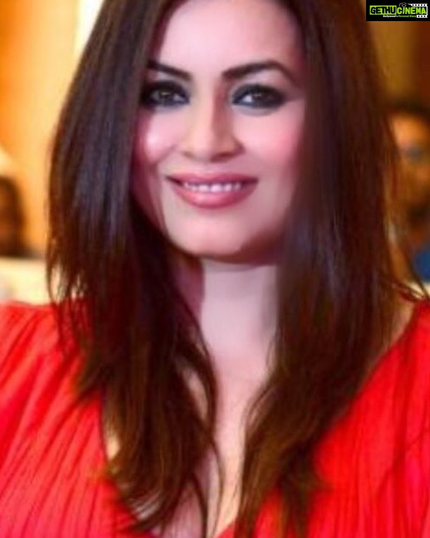 Mahima Chaudhry Instagram - Thanku all for your support this year wishing a grand 2017❤