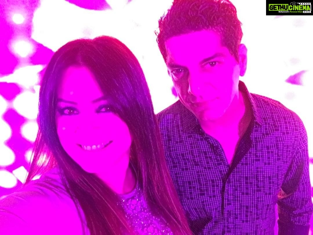 Mahima Chaudhry Instagram - Best dj in d world...... super nite ... fav ofcoz is bin tree sanas mar mitenge hum eh meru zindagi....