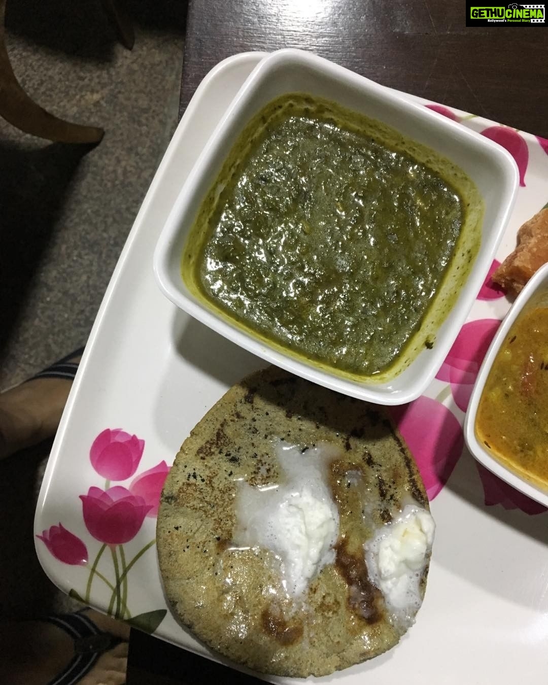 Mahima Chaudhry Instagram - Sarson Ka sag, chuleh Ka roti n WHITE Butter.... yum