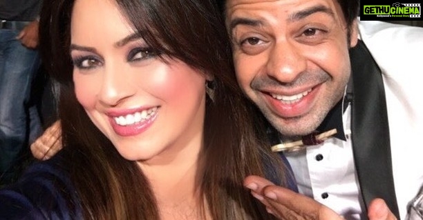 Mahima Chaudhry Instagram - Any guesses who that is?? with me???