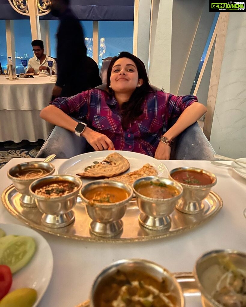 Mahima Nambiar Instagram - Before food & After food 🍱 #food #foodlover #dinner #enjoyuourfood #aboutlastnight #nightout #letseat #poser