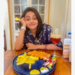 Mahima Nambiar Instagram – Dear Food, 
I think I love you ❤️!! 
Yes we think we are in love🍲

#goodfood #foodlove #iseeyou #foodgoals #cranberrytea #eyesonthefries #brunch