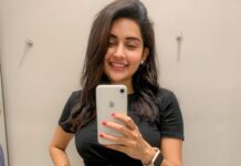 Mahima Nambiar Instagram - If I was you, I'd wanna be me too 🌟 #mandatorymirrorselfie #mirrorselfie #selflove #selfaddicted #ilovewhatisee #mirrormirror #youarebeautiful