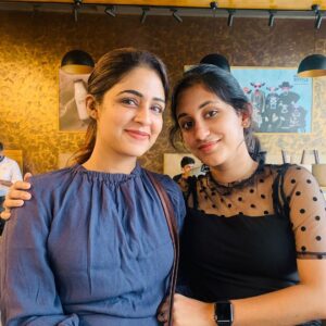 Malavika Wales Instagram - “And when you get scared : Look me in the eyes, hold me a little tighter and smile. Coz I m not going anywer.”@pournami_mukesh
📷 @i_harirs