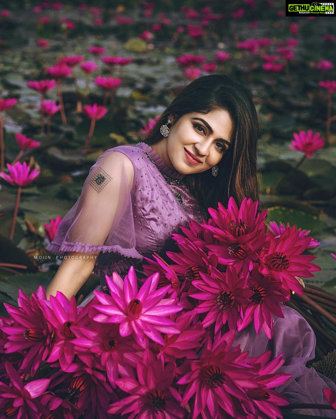 Malavika Wales - 24K Likes - From strolling through the Slushy fields to creating these Mystical frames , “Mr.Sober Photographer” @mojin_thinavilayil needs a loud praise. 👏👏👏 Thanks a ton for all your hardwork dear. 🤗