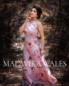 Malavika Wales Instagram - @smart_pix_media_ 💕 @mithunmithran💕 @ann_ancy💕 @says_sayuj @vikas.vks.makeupartist @sudhiar991 💕