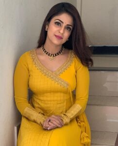 Malavika Wales Instagram - Overwhelmed by Yellow 🐥
Swipe left !
 This lovely yellow dress courtesy @khajuraho_boutique_