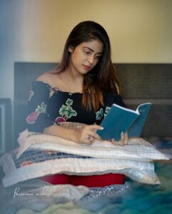 Malavika Wales Instagram - If Silence could Speak. #mylifeinsquares 
.
.
📸 @pournami_mukesh_photography