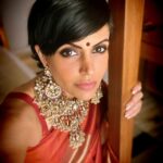 Mandira Bedi Instagram - In #Chennai for a lovely event for #apollohospitals ❣️🙏🏽 . . Wearing an old kanjivaram and feeling at home here.. ❤️ Jewels: @azotiique